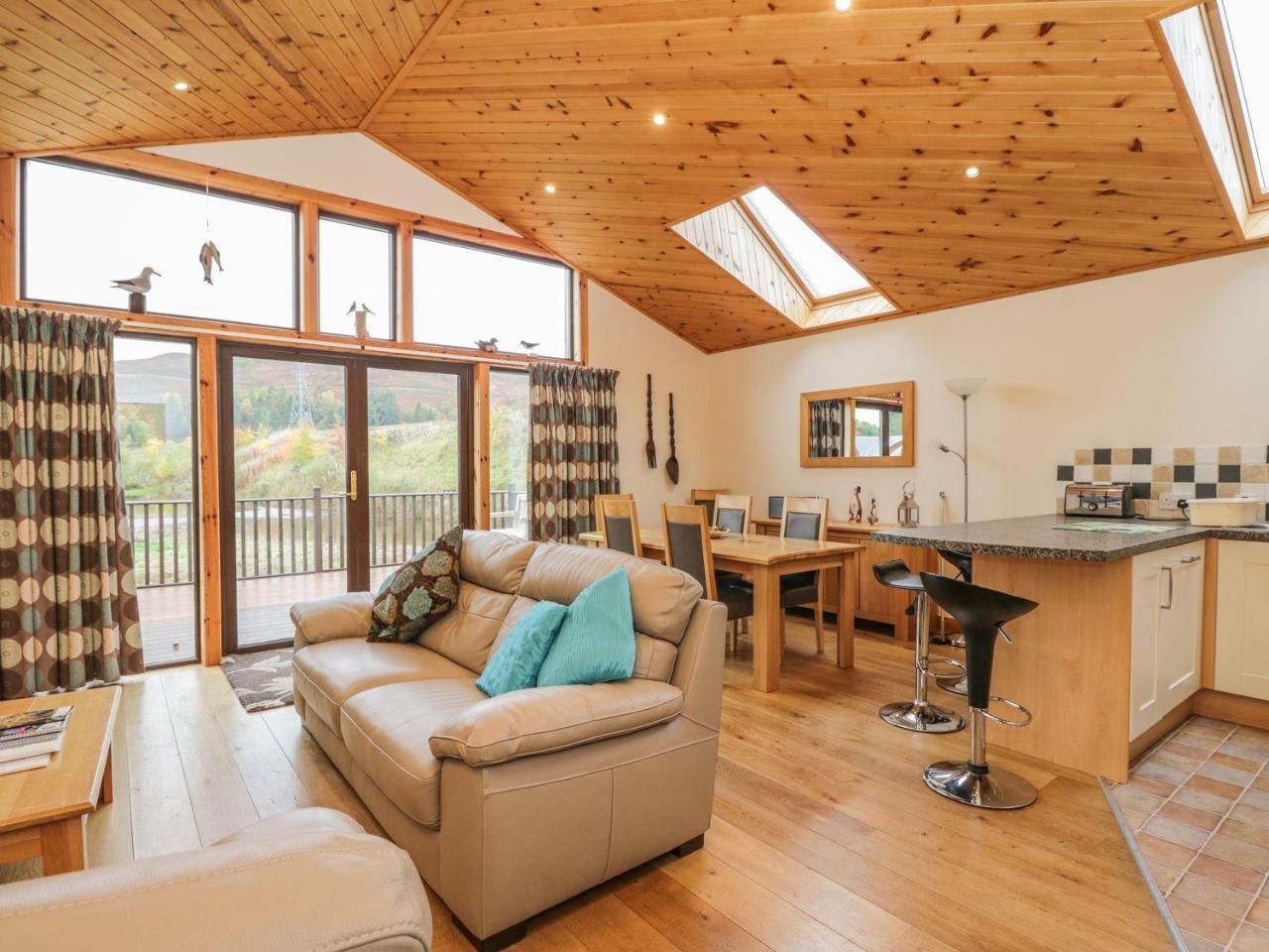 Burnside Lodge Lodge 1, Glengoulandie Aberfeldy Esterno foto