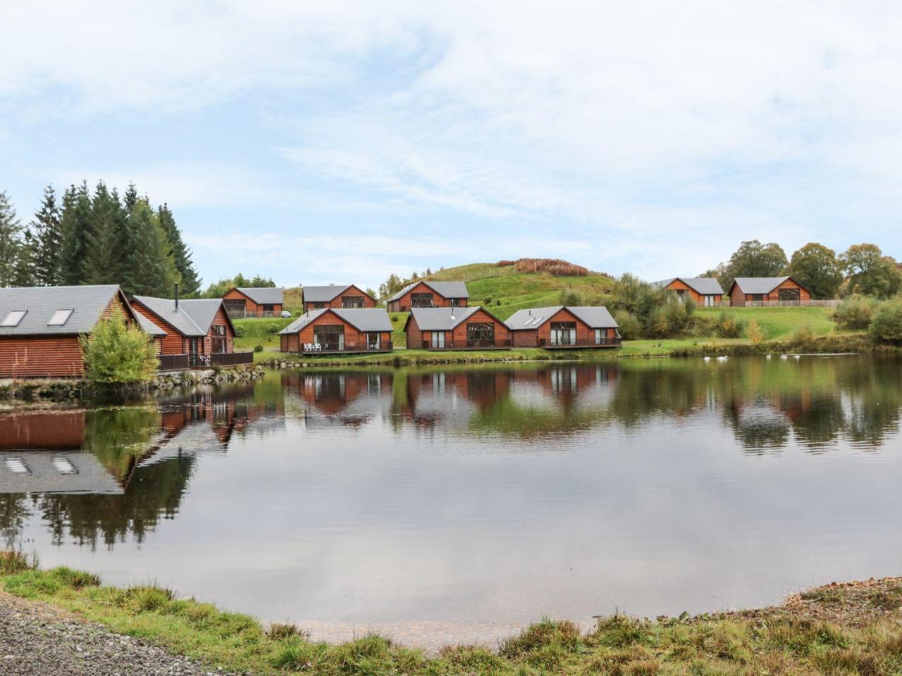 Burnside Lodge Lodge 1, Glengoulandie Aberfeldy Esterno foto